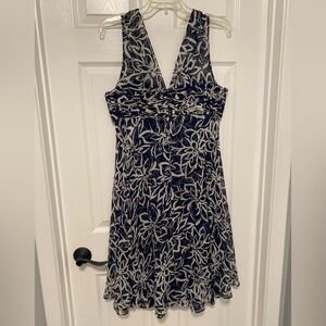 Donna Ricco Blue and White wide shoulder straps